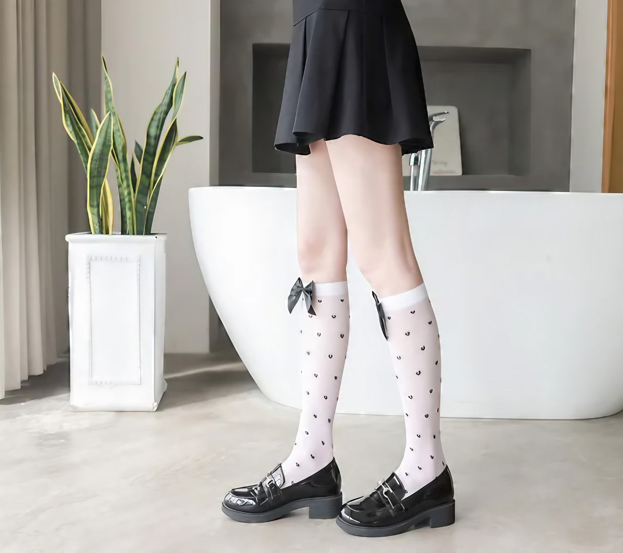 Polka Dot Bow Short Knee Stocking