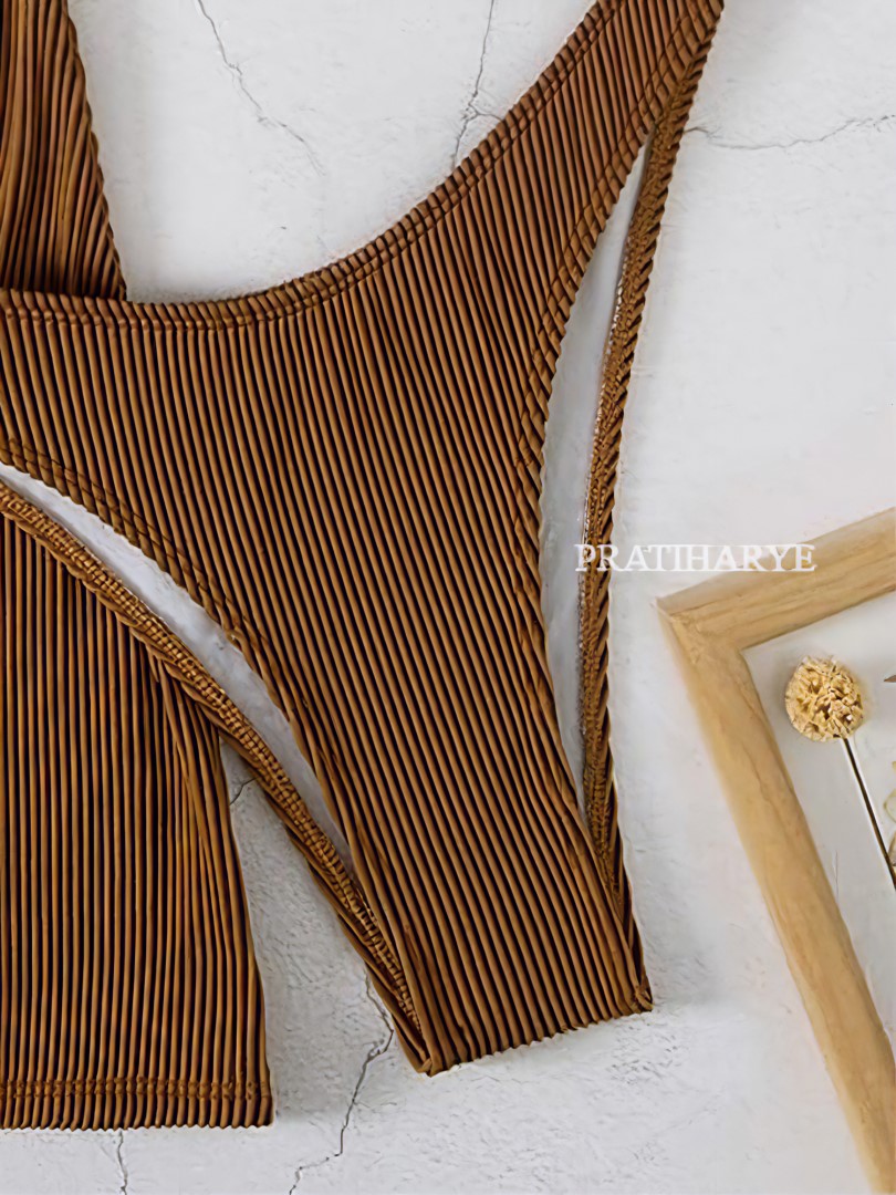 Rib Cut-out Underwire Bikini Swimsuit With Beach Skirt