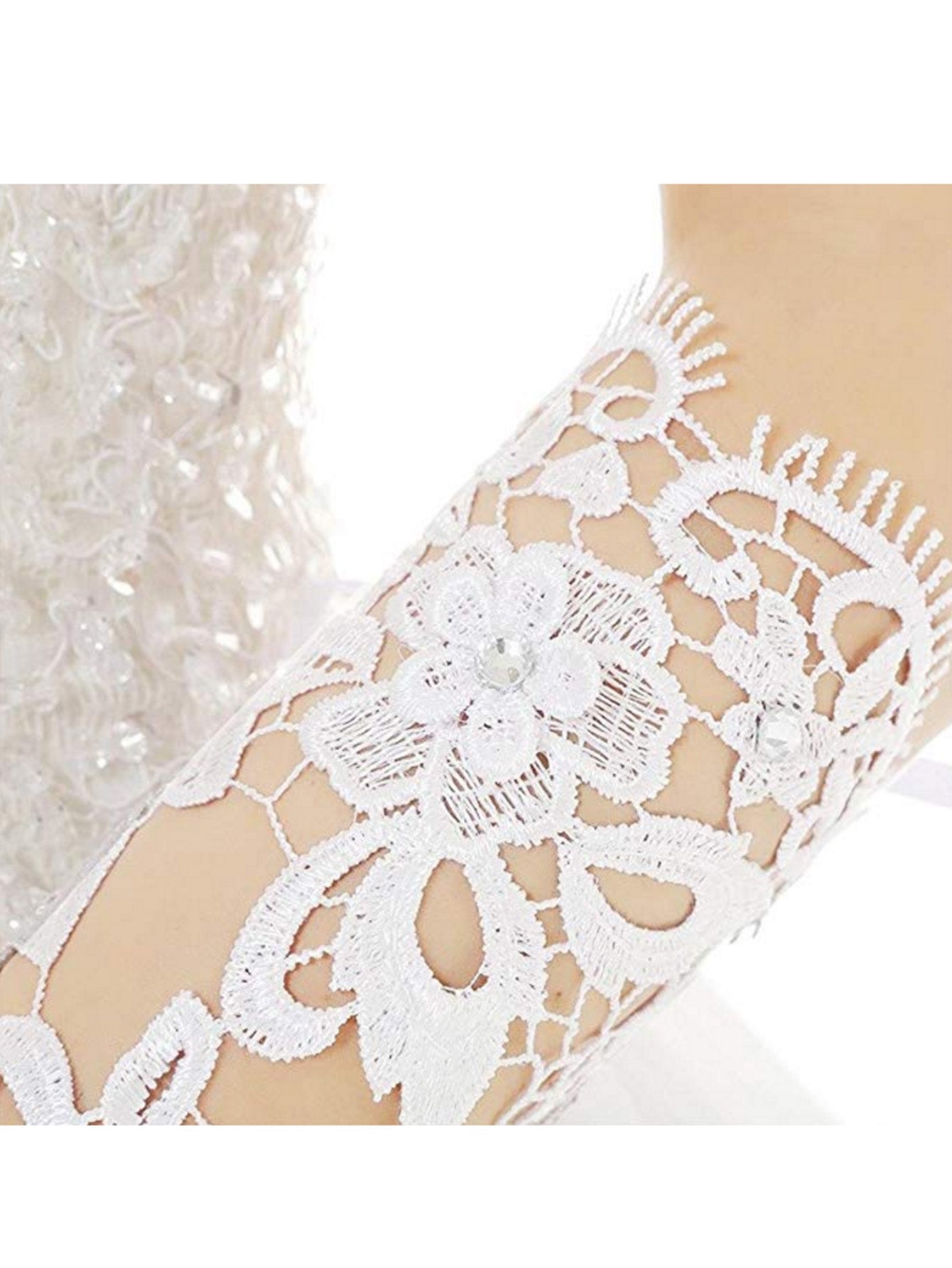 Full Embroidered Lace Blossom Gloves