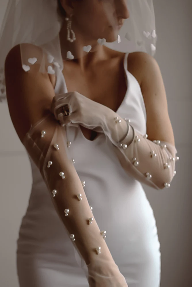 Long Pearl Elegance Gloves