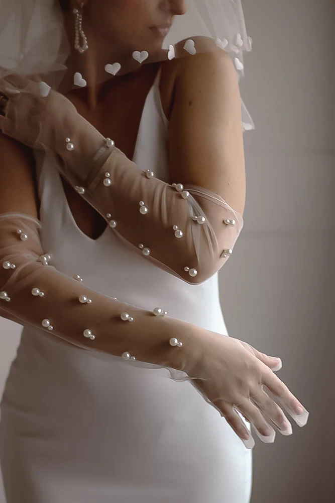 Long Pearl Elegance Gloves