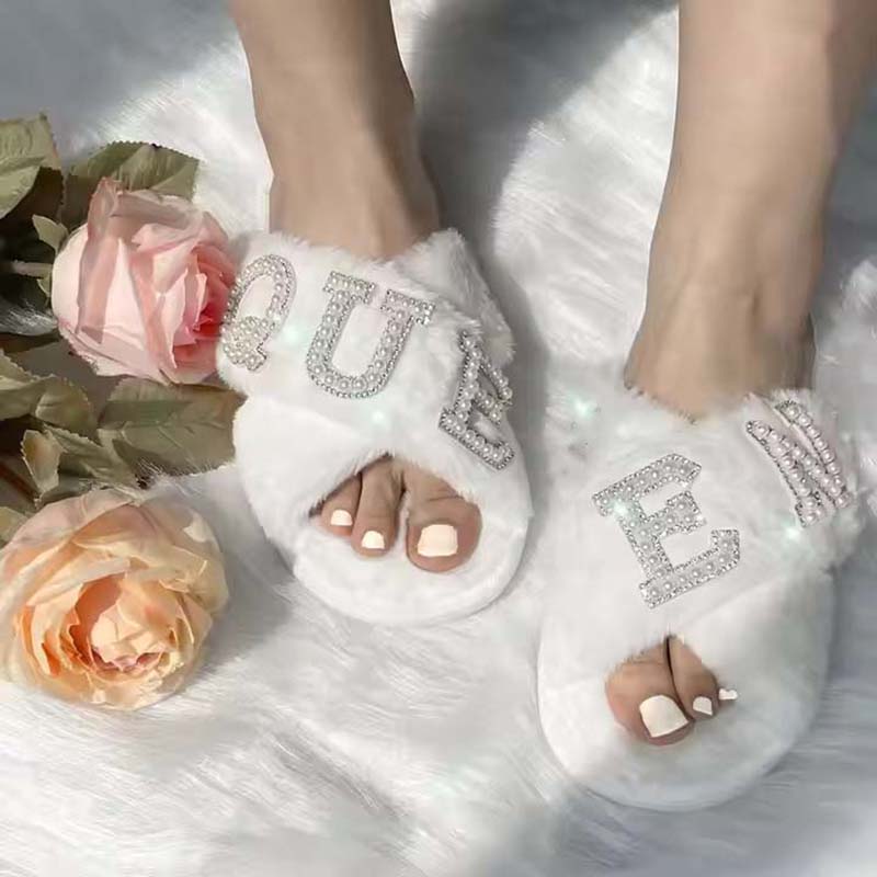 stylish bridal footwear
comfortable wedding slippers
fluffy slippers for bride
women bridal slippers online
Queen Furry White Slippers