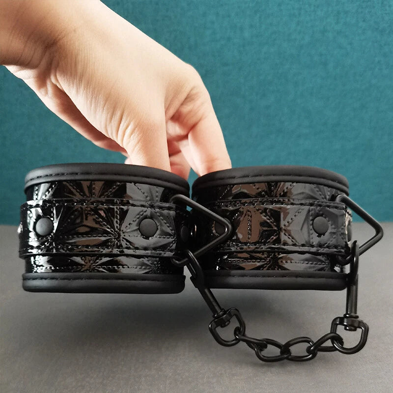 Textured Adjustable Pu Handcuffs with Black Chain