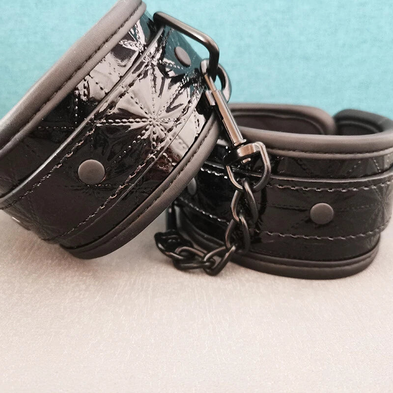 Textured Adjustable Pu Handcuffs with Black Chain