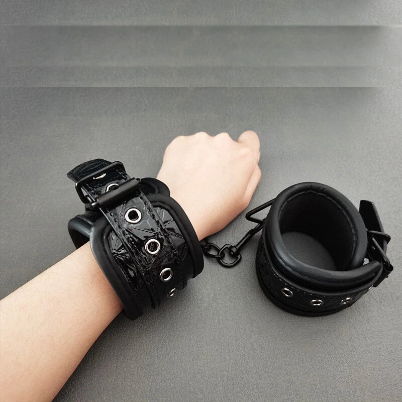 Textured Adjustable Pu Handcuffs with Black Chain