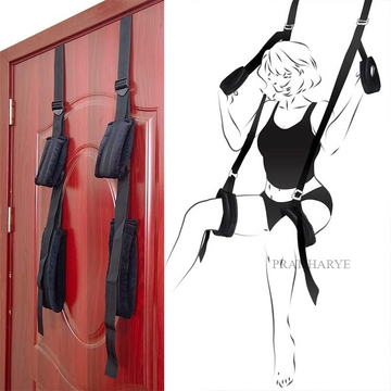 Door-hanging swing harness with padded straps and adjustable buckles
