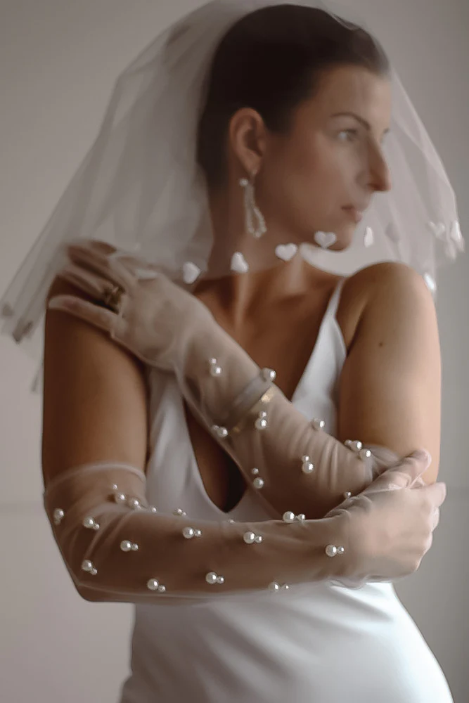 Long Pearl Elegance Gloves
