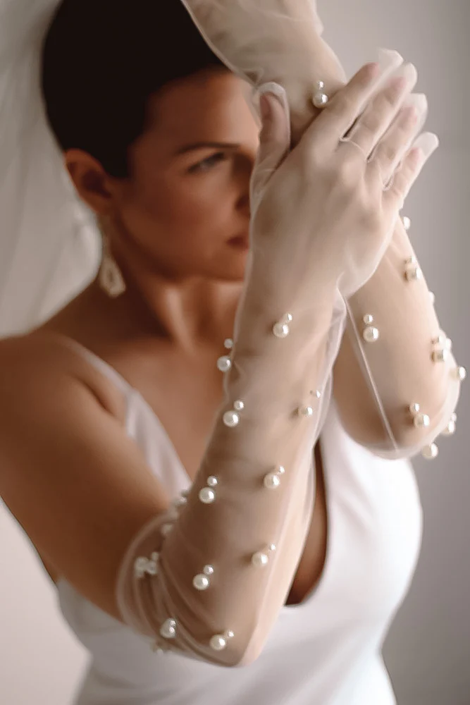Long Pearl Elegance Gloves